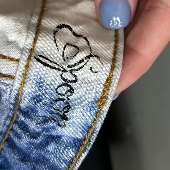 Shorts - Picture 5 of 5